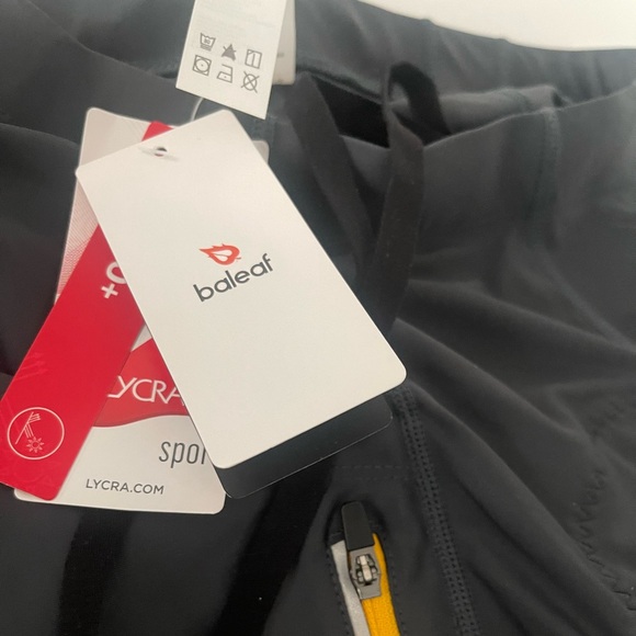 NWT BALEAF Men's Padded Bike Shorts Accessories Pockets UPF 50+, Size Small - Picture 7 of 7